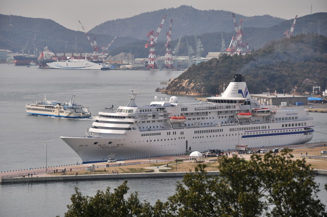 客船の着岸時.jpg 客船の着岸時の画像