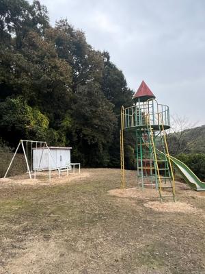 複合遊具、ブランコ