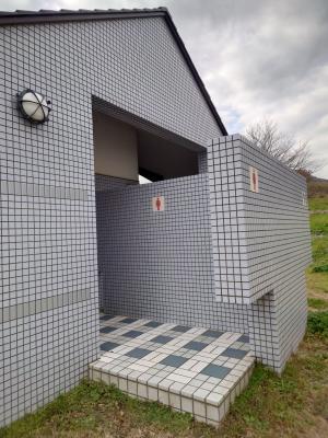 トイレ外観2