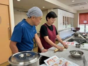 そば打ち教室の様子 参加者実践 延し